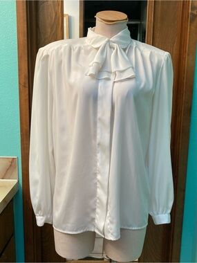 Vintage Worthington Secretary Blouse with removable Bow
